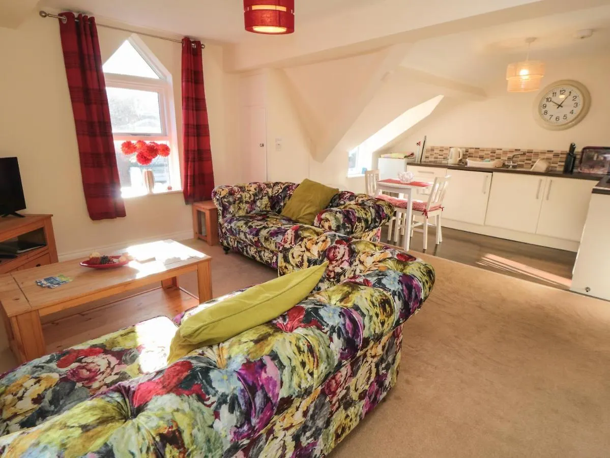 Carisbrooke House, Apartment 6 Scarborough